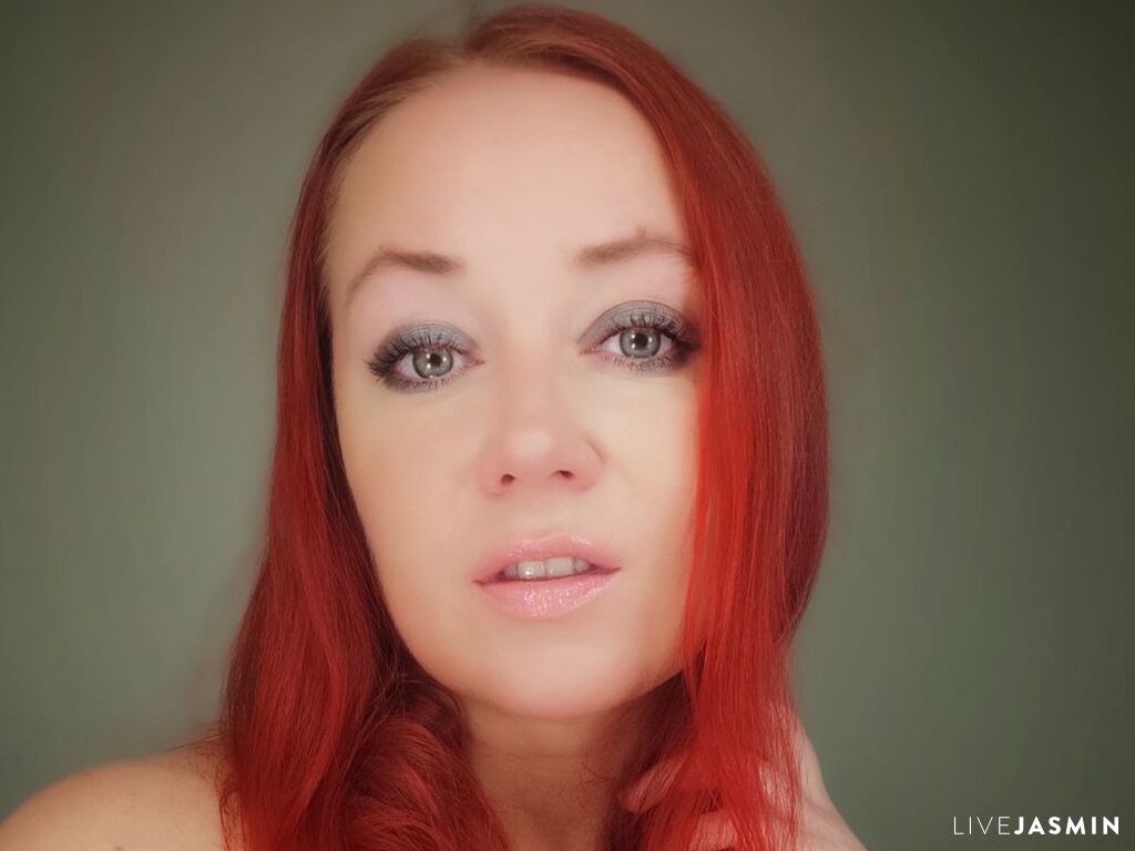 Real amateur nude model BarbieMuscle