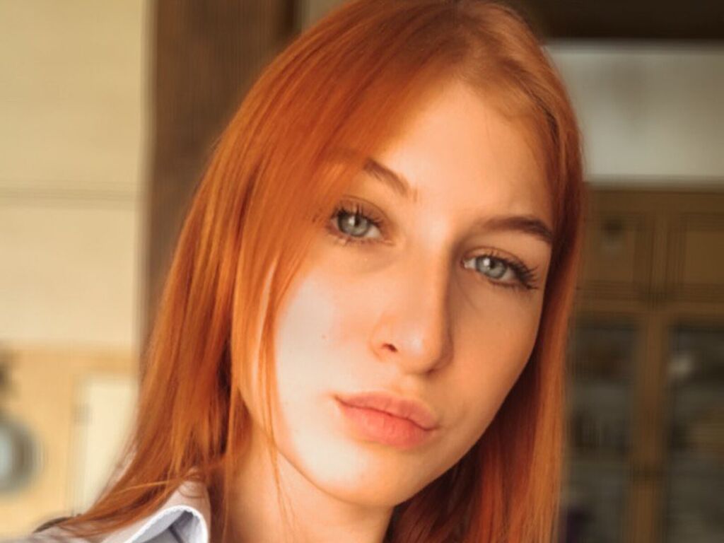 Real amateur nude model BonnieCrook