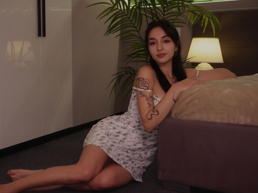 Real amateur sex cam KarinaThorne - Uncensored