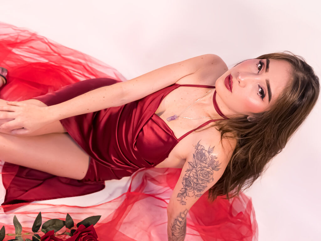 Real amateur nude model ManelikLane