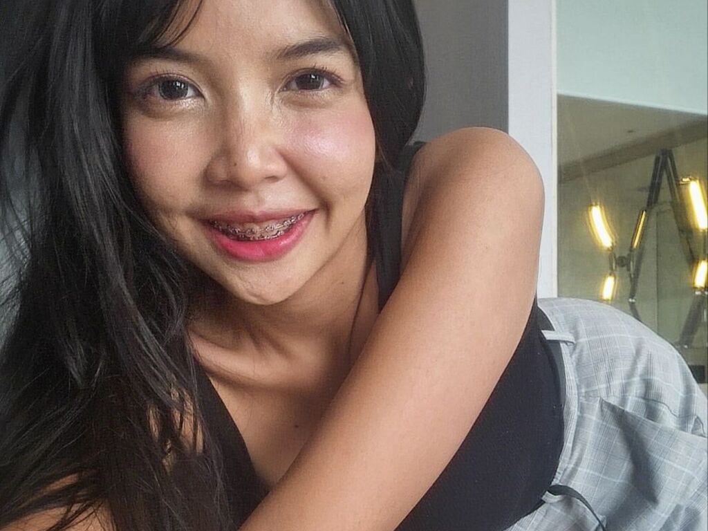 Real amateur nude model MissyChu