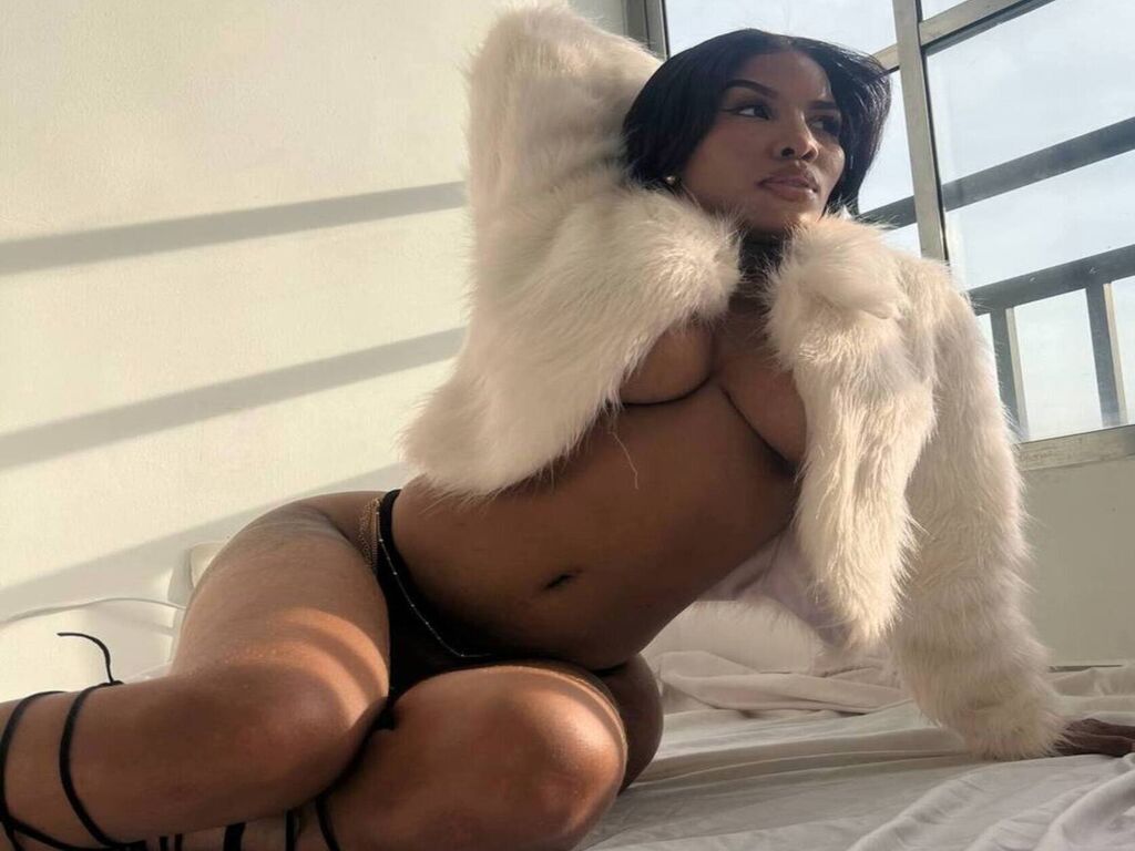 Real amateur sex cam NaomiWest - Uncensored