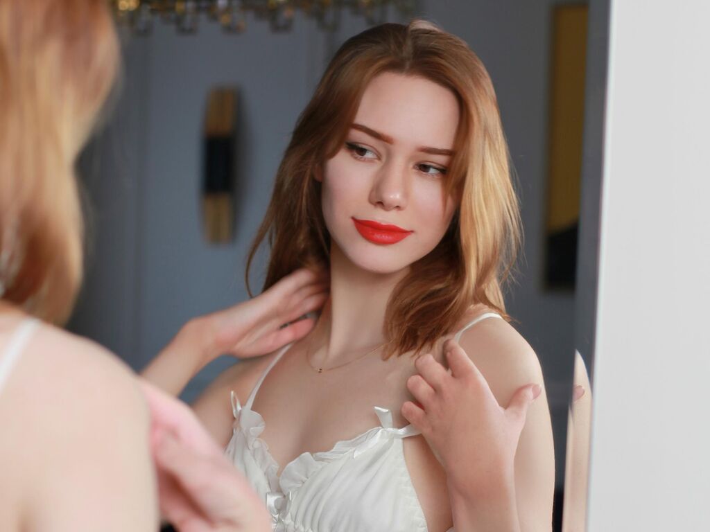 Real amateur nude model RamonaKeller