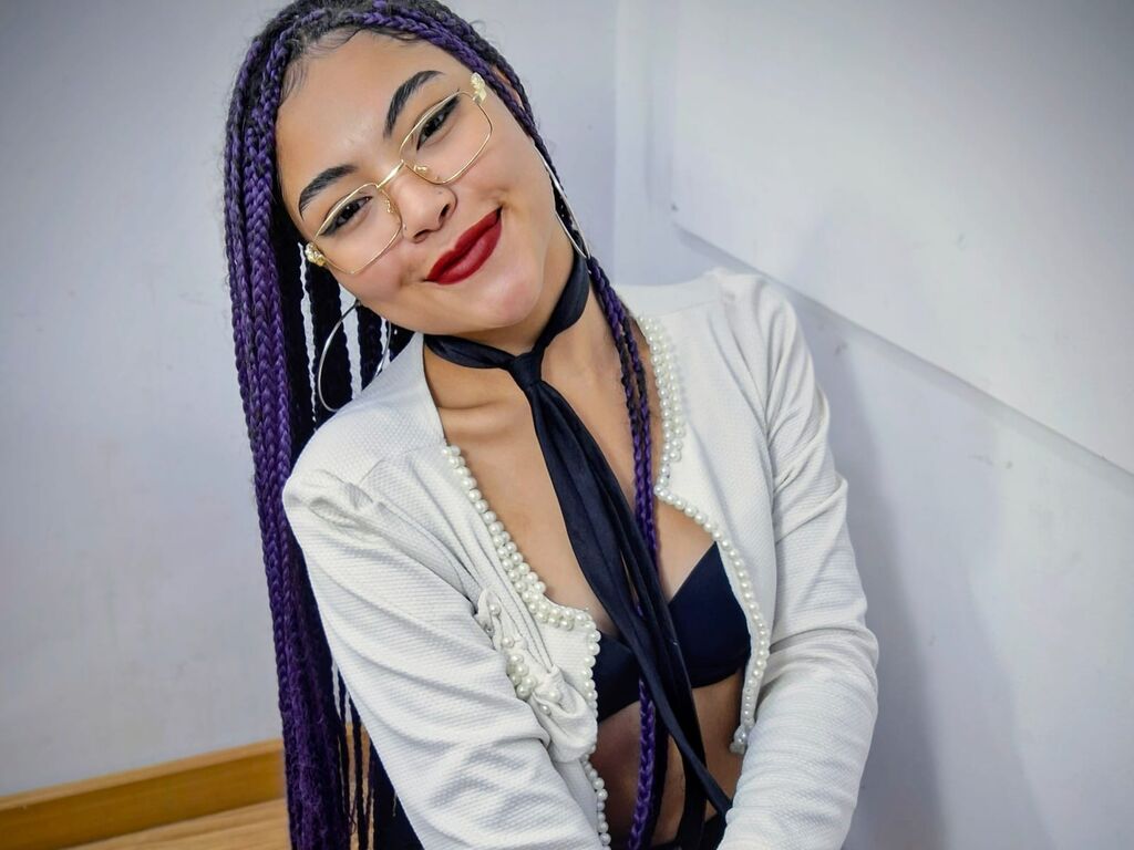 Real amateur nude model SammyHil