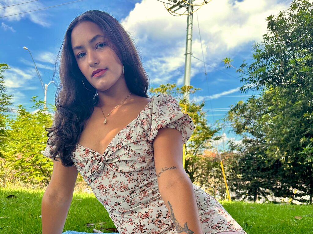 Real amateur sex cam SaraZuleta - Uncensored
