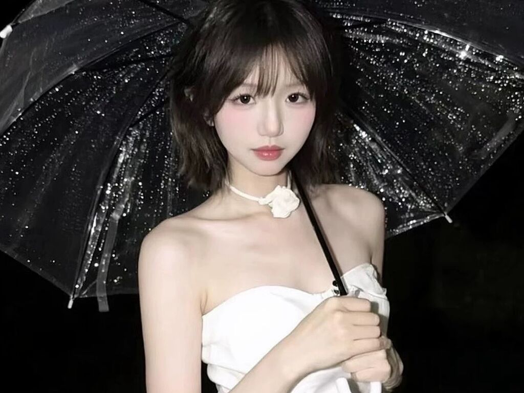 Real amateur nude model SayukiErika
