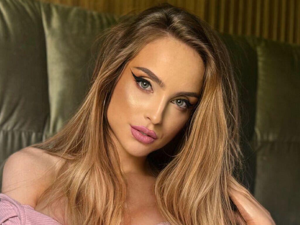 Real amateur nude model SherinStone
