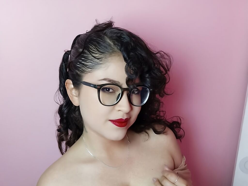 Real amateur nude model VioletVelle