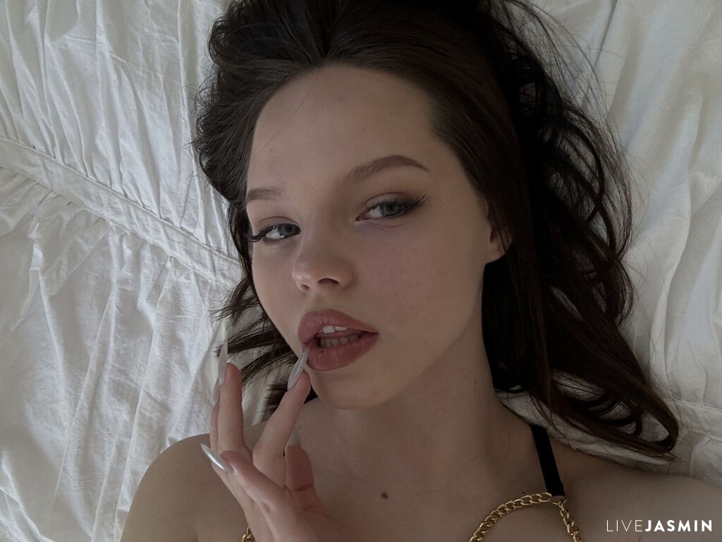 Real amateur nude photos of SelenaNoelle